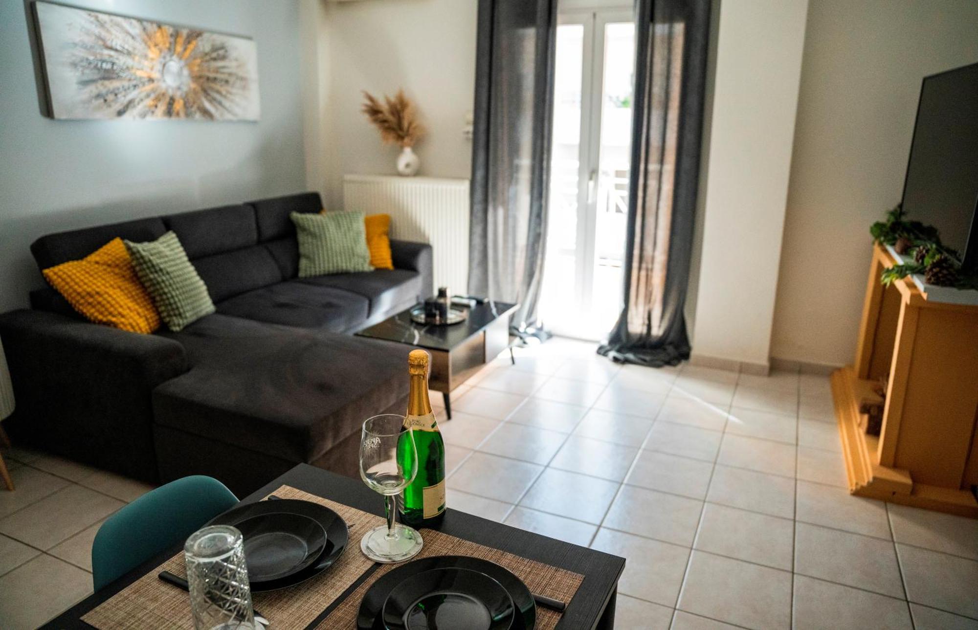 Gk Suites-Constantin View , Auto Check-In 24H Larissa Exteriér fotografie